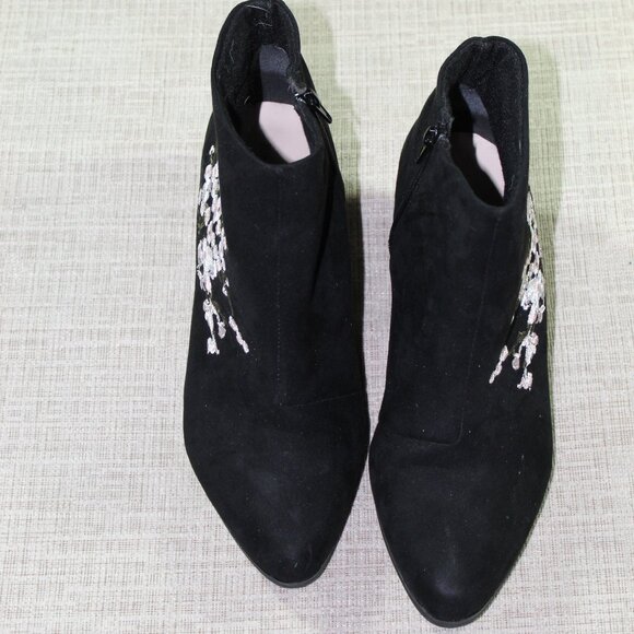 Justfabulous Size 10 Black Floral Embroidered Ankle Boots - Picture 2 of 6
